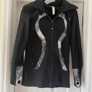 Lululemon sweatshirt/jacket size 6